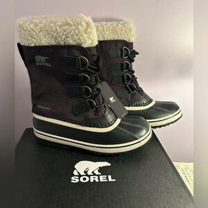 NWT Sorel Winter Carnival WP Boots Black Womens